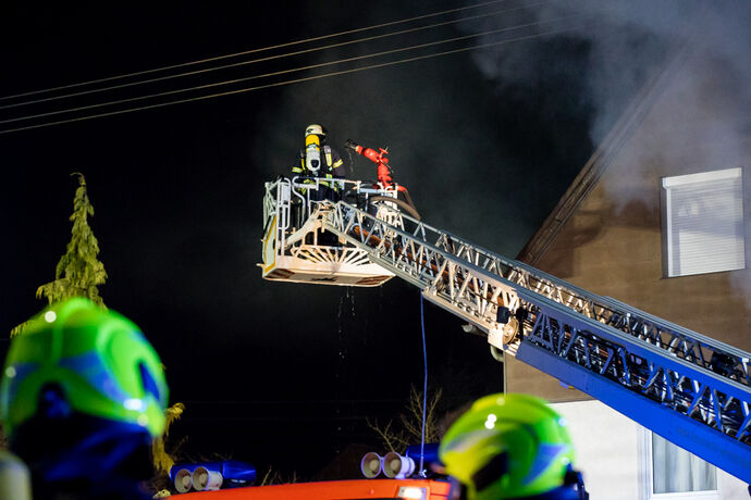 Gebäudebrand, Erlenstr., Berglen-Steinach, 22.03.2021