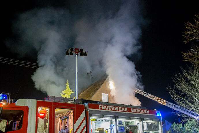 Gebäudebrand, Erlenstr., Berglen-Steinach, 22.03.2021