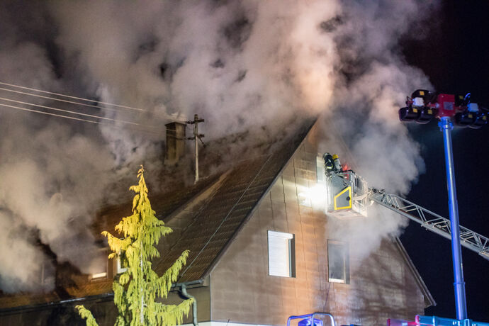 Gebäudebrand, Erlenstr., Berglen-Steinach, 22.03.2021