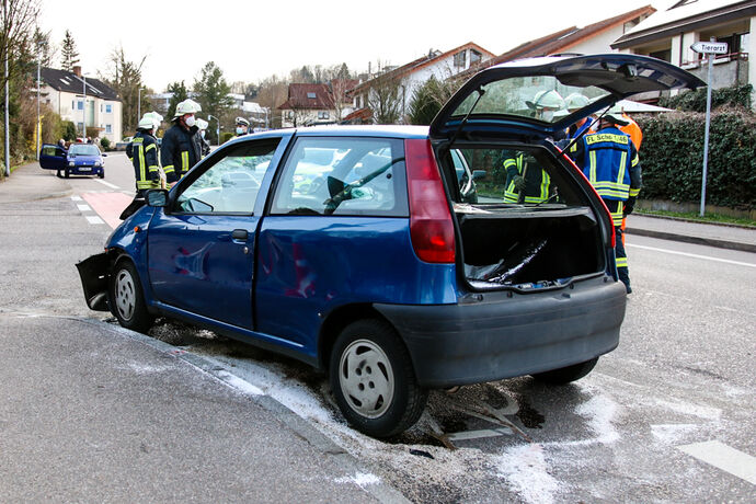 Unfall, Uhlandstr. / Aichenbachstr., Schorndorf, 28.03.2021.