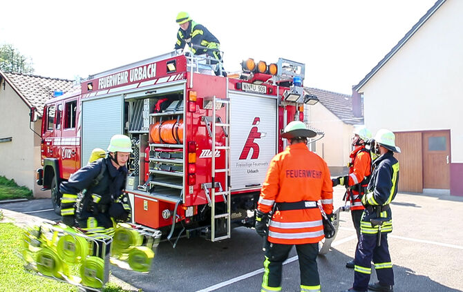 Abschlußprüfung der Feuerwehrgrundausbildung - Bild 24_13