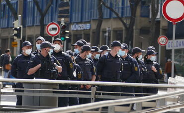 Poilzei Querdenker Demo Querdenken Stuttgart