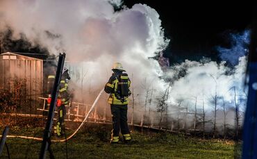 Waiblingen-Beinstein: Brand auf Gartengrundstueck