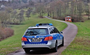 Hunderettung aus Bachrohr in Winterbach
