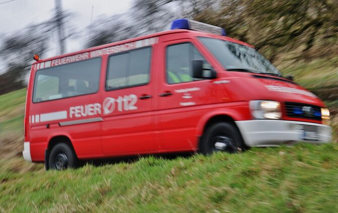 Hunderettung aus Bachrohr in Winterbach
