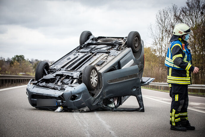 Unfall, B14 WN-Nord - Schwaikheim Höhe Parkplatz Korber Kopf, 07.04.2021.