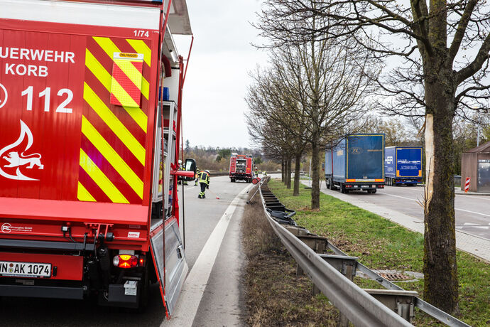 Unfall, B14 WN-Nord - Schwaikheim Höhe Parkplatz Korber Kopf, 07.04.2021.