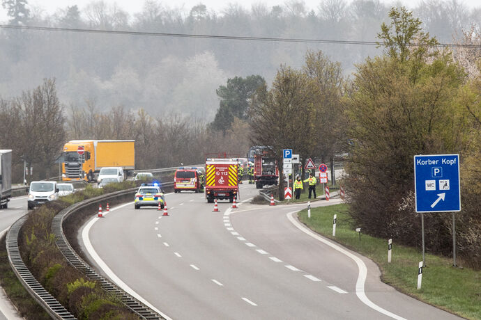 Unfall, B14 WN-Nord - Schwaikheim Höhe Parkplatz Korber Kopf, 07.04.2021.