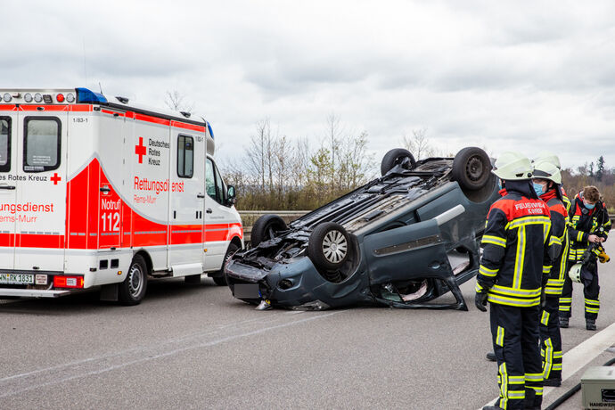 Unfall, B14 WN-Nord - Schwaikheim Höhe Parkplatz Korber Kopf, 07.04.2021.