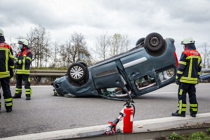Unfall, B14 WN-Nord - Schwaikheim Höhe Parkplatz Korber Kopf, 07.04.2021.