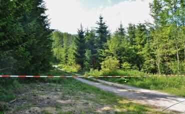 Absturzdrama im Ostalbkreis - Pilot bei Flugzeugabsturz nahe dem Flugplatz Bartholomä tödlich verletzt_0