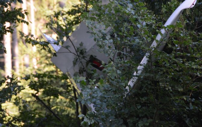 Absturzdrama im Ostalbkreis - Pilot bei Flugzeugabsturz nahe dem Flugplatz Bartholomä tödlich verletzt_3