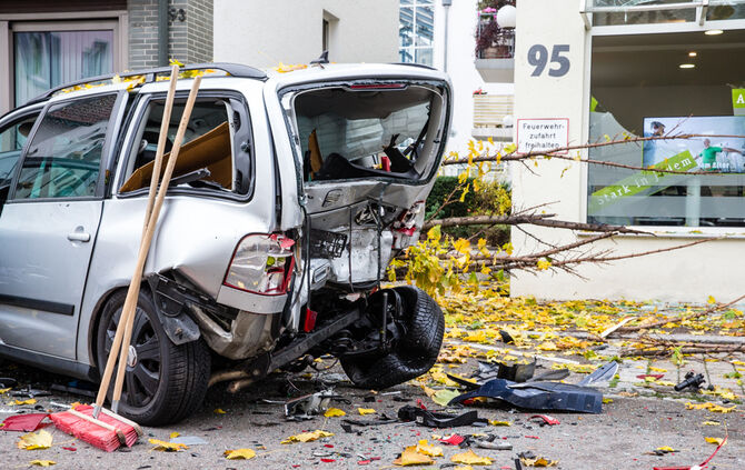 Unfall mit mehreren Beteiligten - Bild 21_6
