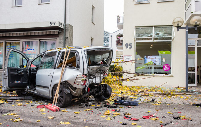 Unfall mit mehreren Beteiligten - Bild 20_7