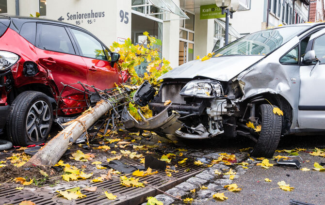 Unfall mit mehreren Beteiligten - Bild 18_9