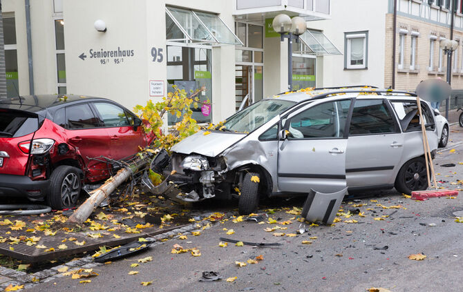 Unfall mit mehreren Beteiligten - Bild 17_10