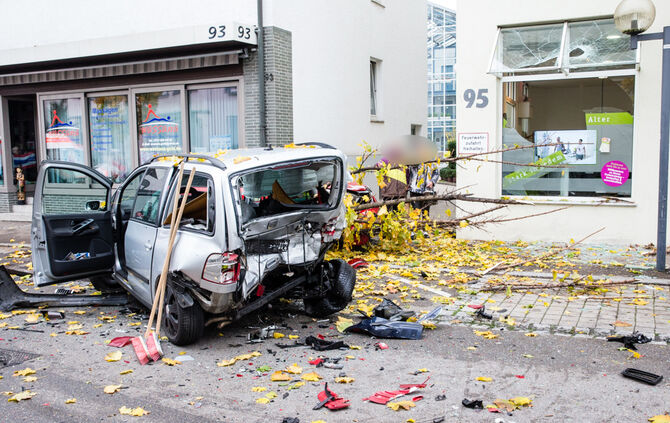 Unfall mit mehreren Beteiligten - Bild 06_21