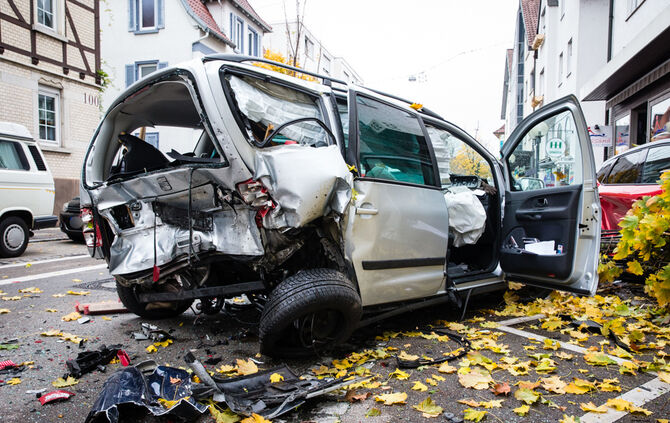 Unfall mit mehreren Beteiligten - Bild 05_22