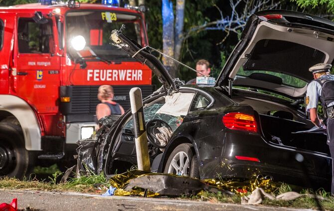 2 Tote bei Unfall auf LandstraÃe: Smart kracht gegen PKW - Insassen werden aus Auto geschleudert und getÃ¶tet_6