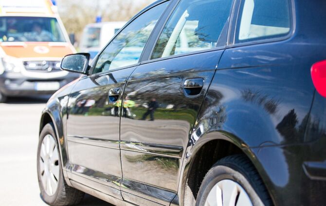 [Fotoupdate Alle Motive] Radfahrer ohne Helm wird bei schwerem Unfall LebensgefÃ¤hrlich verletzt - Rettungshubschrauber im Einsatz_8