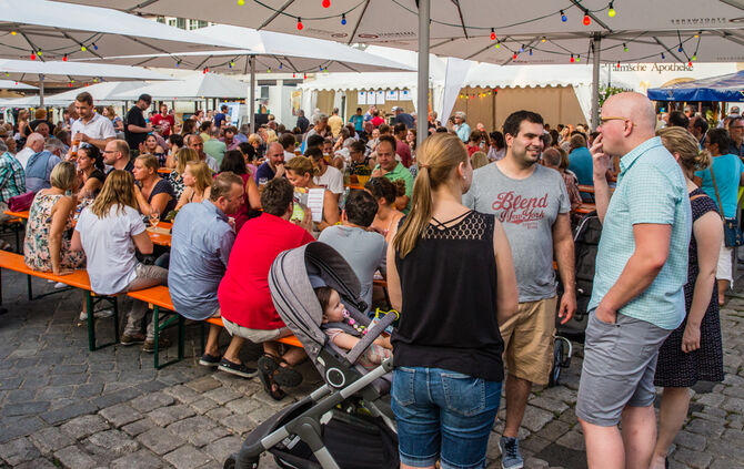 Weintage auf dem Marktplatz - Bild 01_1