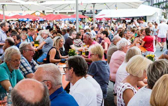 Weintage auf dem Marktplatz - Bild 18_17