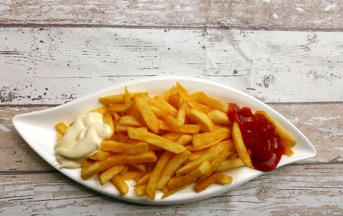 Mona El Falaky - french-fries-2762014_1920