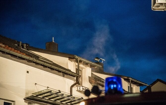 Trokner brennt im Keller - Bewohner versucht zu loeschen und wir verletzt - Bild 10_5
