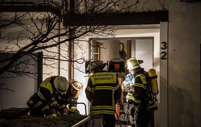 Trokner brennt im Keller - Bewohner versucht zu loeschen und wir verletzt - Bild 11_6