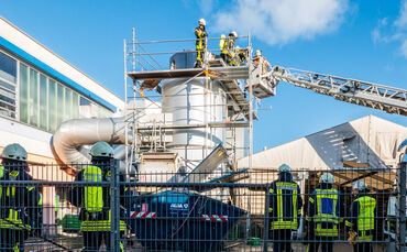 Verpuffung bei Metallschleiferei - Gebäude evakuiert - Bild 04_0