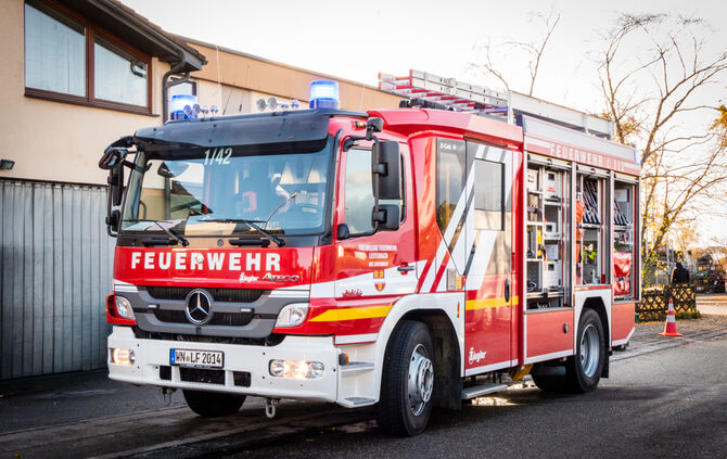 Verpuffung bei Metallschleiferei - Gebäude evakuiert - Bild 09_6