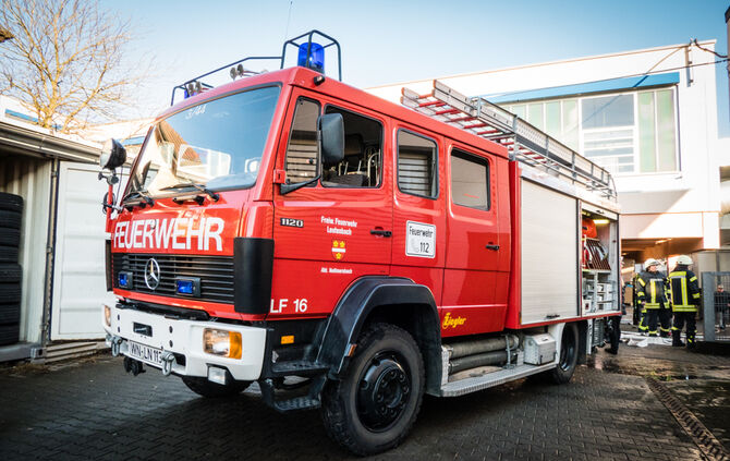 Verpuffung bei Metallschleiferei - Gebäude evakuiert - Bild 07_8