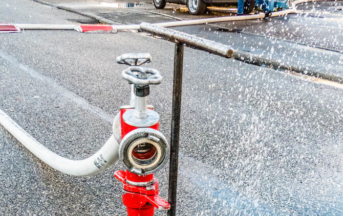 Verpuffung bei Metallschleiferei - Gebäude evakuiert - Bild 15_9