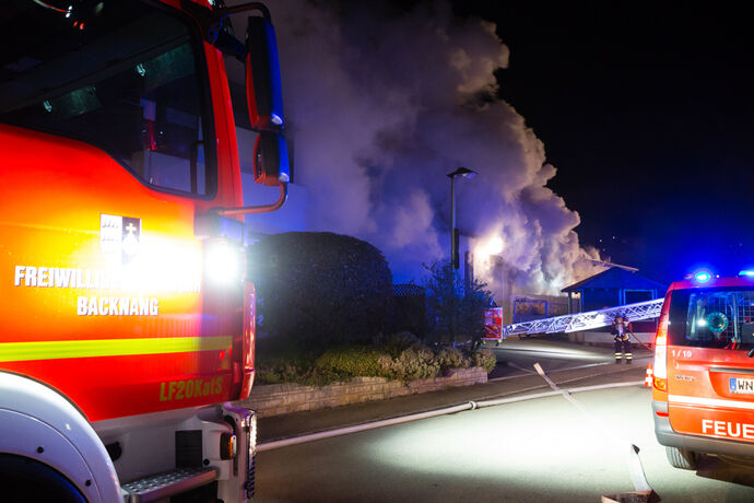 Brand in Autowerkstatt / Autohandel, In den Badwiesen, Oppenweiler, 14.04.2021