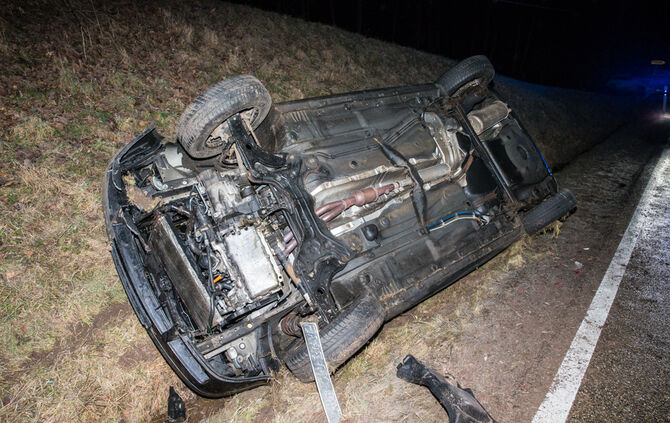 Glatteis - Auto auf Dach gelegt - Bild 09_6