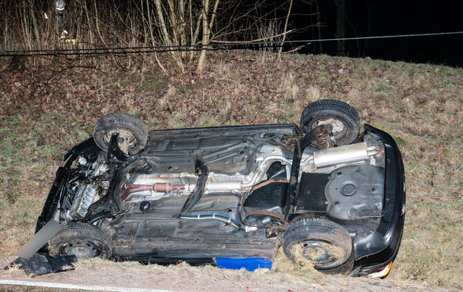 Glatteis - Auto auf Dach gelegt - Bild 08_10