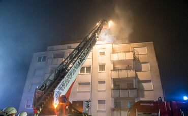 Brand in Mehrfamilenhaus - Bild 03_0