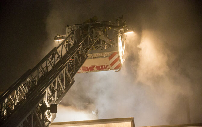 Brand in Mehrfamilenhaus - Bild 01_5