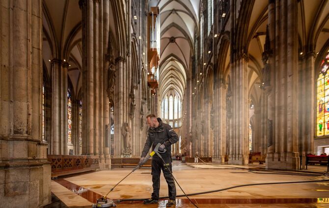 Kärcher Reinigt Kölner Dom