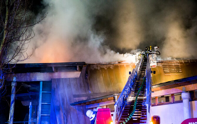 Großbrand im Bürgerzentrum - Bild 07_31