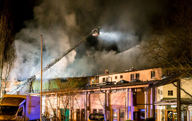 Großbrand im Bürgerzentrum - Bild 38_55