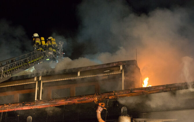 Großbrand im Bürgerzentrum - Bild 39_56