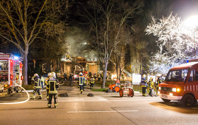 Großbrand im Bürgerzentrum - Bild 40_57