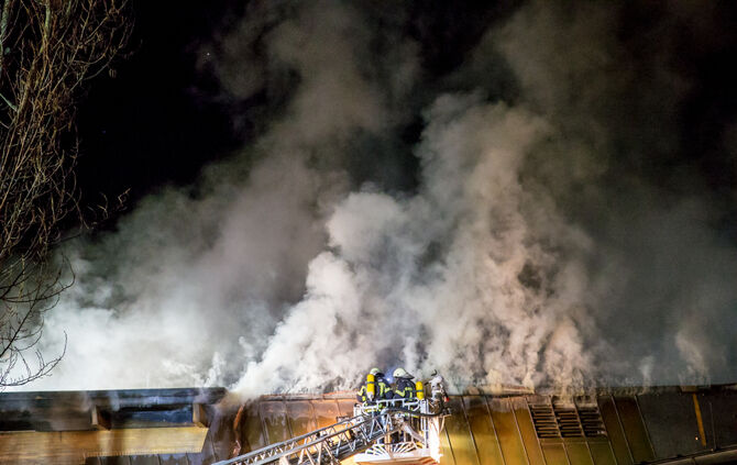 Großbrand im Bürgerzentrum - Bild 49_64