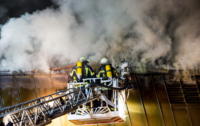 Großbrand im Bürgerzentrum - Bild 50_65