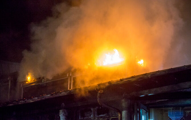 Großbrand im Bürgerzentrum - Bild 08_68