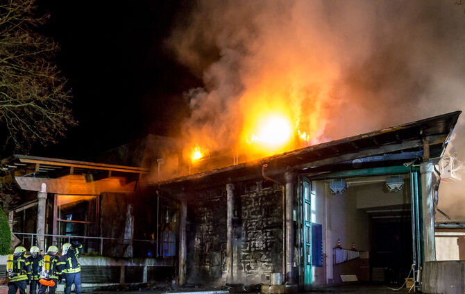 Großbrand im Bürgerzentrum - Bild 09_70