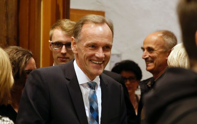 Jochen Müller erneut zum Bürgermeister in Korb gewählt - Bild 01_29
