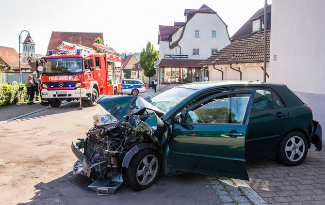 Schwerer Unfall am Dienstagnachmittag ( 29.08. ) in der Welzheimer Straße._0