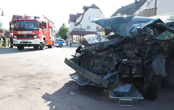 Schwerer Unfall am Dienstagnachmittag ( 29.08. ) in der Welzheimer Straße._3
